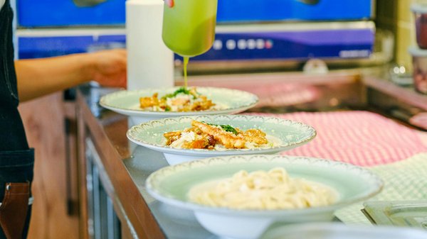 Savvy Gourmet: Economical Cooking for Challenging Times